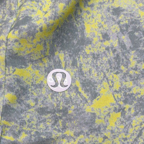 Lululemon Pool Short 7" Washed Marble Alpine White Electric Lemon Multi (flaw) S - Picture 4 of 12